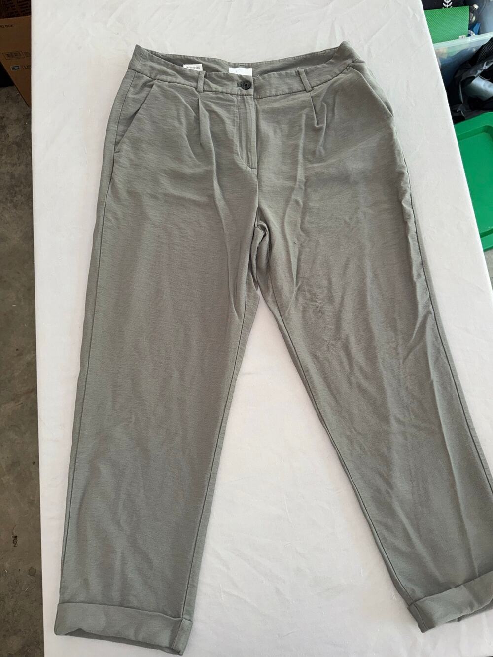 LOFT Women’s Green Tapered Fit Pants Stylish Classic Career Casual